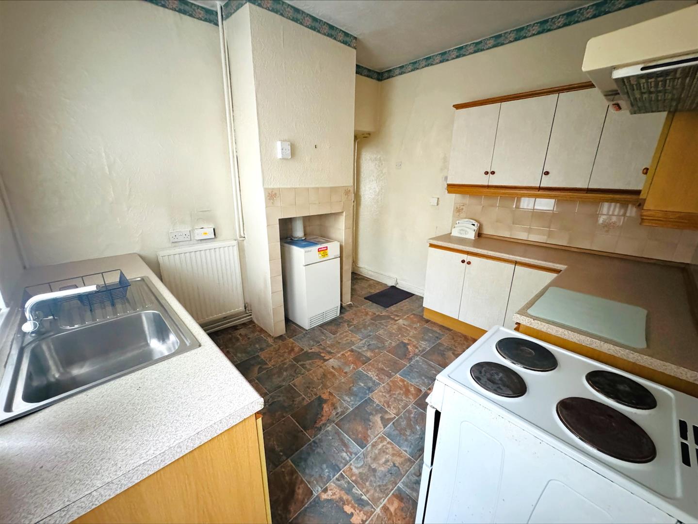 College Square, Llanelli, SA15 1DT